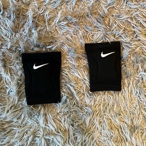 Brand new Nike knee pads ✔️